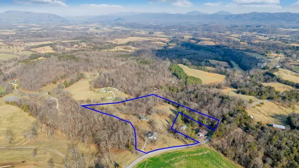 $290,000 | 3770 Blue Ridge Turnpike, Fincastle, VA 24090