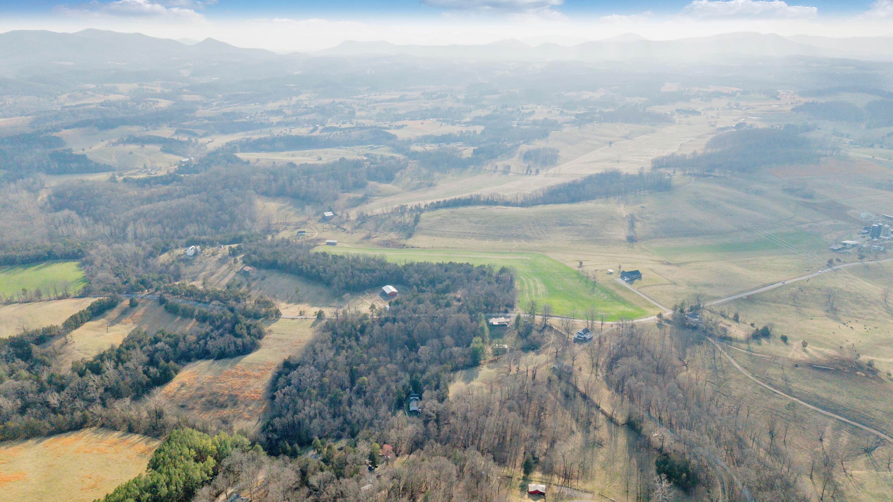 3770 Blue Ridge Turnpike Fincastle, VA 24090 - Photo 17 of 36 a view of a city