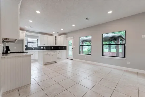 $425,000 | 13731 Fountainview Drive, Montgomery, TX 77356