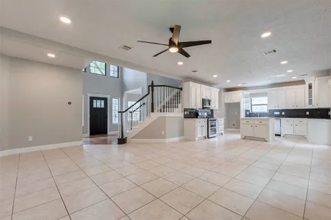 $425,000 | 13731 Fountainview Drive, Montgomery, TX 77356