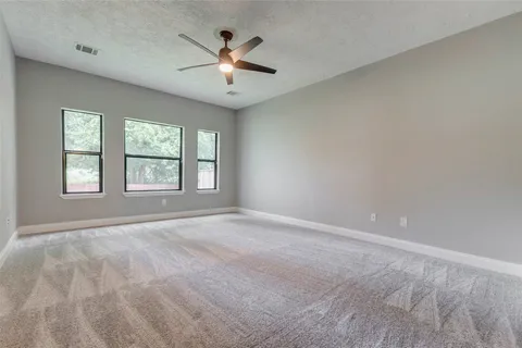 $425,000 | 13731 Fountainview Drive, Montgomery, TX 77356