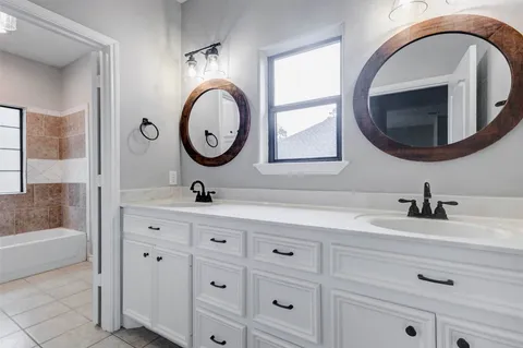 $425,000 | 13731 Fountainview Drive, Montgomery, TX 77356