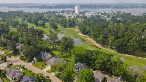 $425,000 | 13731 Fountainview Drive, Montgomery, TX 77356