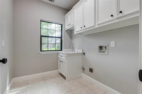 $425,000 | 13731 Fountainview Drive, Montgomery, TX 77356
