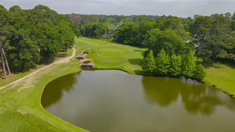 $425,000 | 13731 Fountainview Drive, Montgomery, TX 77356