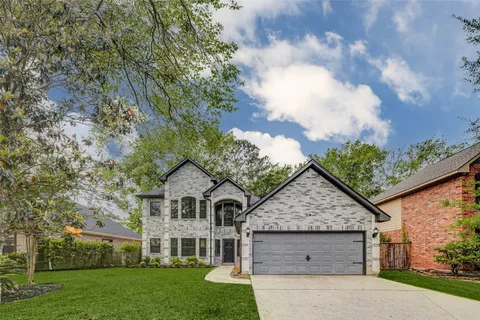 $425,000 | 13731 Fountainview Drive, Montgomery, TX 77356