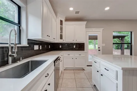 $425,000 | 13731 Fountainview Drive, Montgomery, TX 77356