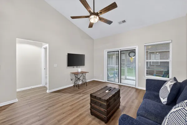 $324,900 | 395 Devon Chase Hill, Unit 5103, Gallatin, TN 37066