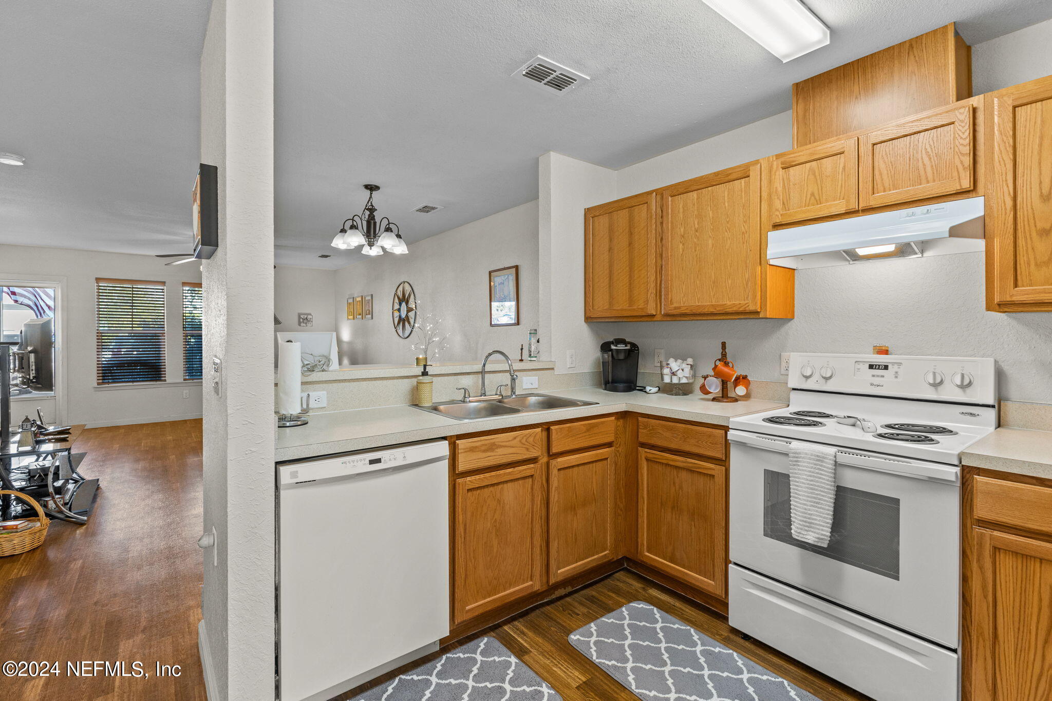 22 Stanley Road Atlantic Beach, FL 32233 - Photo 13 of 27 13-WeGoFar_22StanleyRd_013