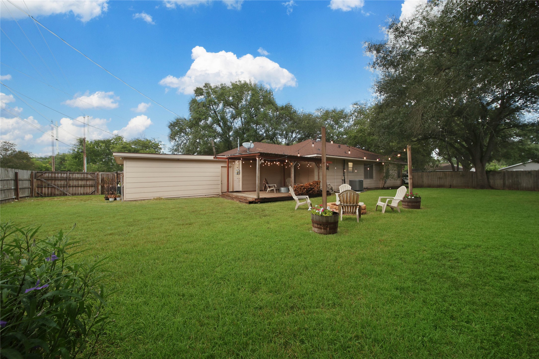 808 Avenue K Rosenberg, TX 77471 - Photo 9 of 50
