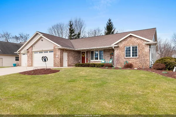 $499,900 | 801 South Pinecrest Road, Green Bay, WI 54313