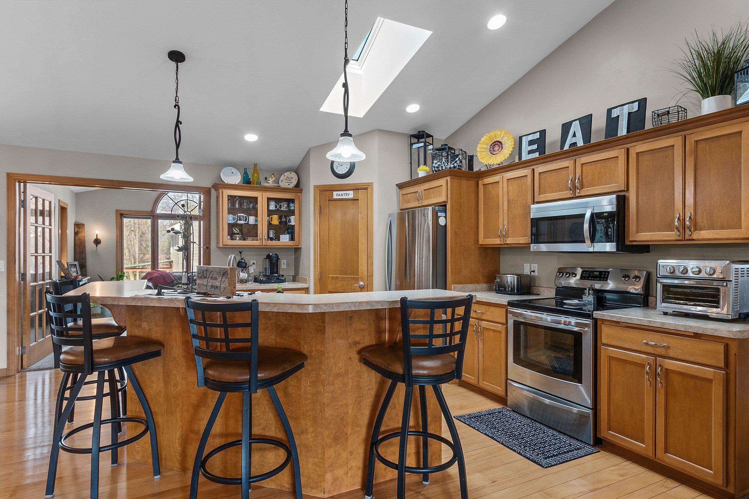 801 South Pinecrest Road Green Bay, WI 54313 - Photo 17 of 64