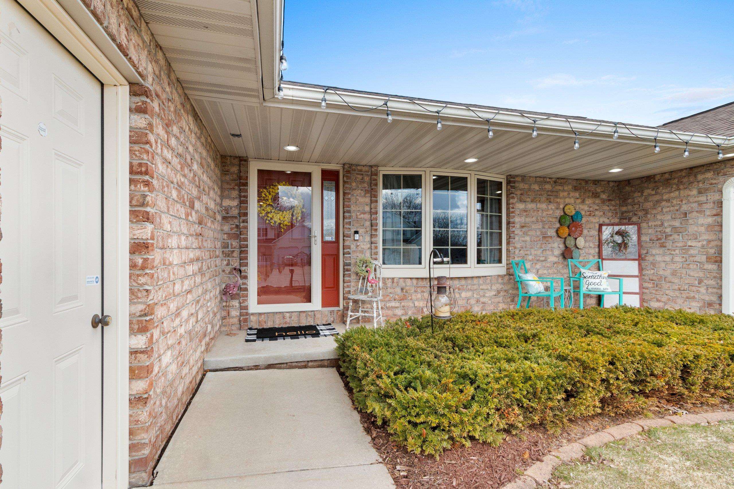 801 South Pinecrest Road Green Bay, WI 54313 - Photo 2 of 64