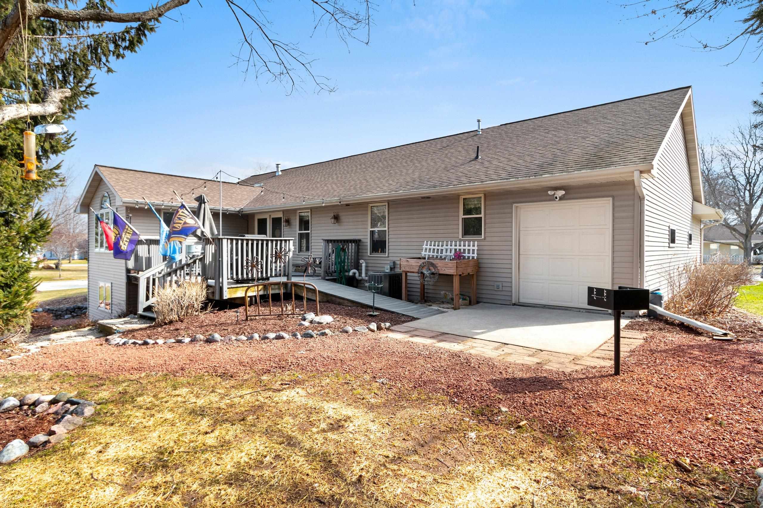 801 South Pinecrest Road Green Bay, WI 54313 - Photo 49 of 64