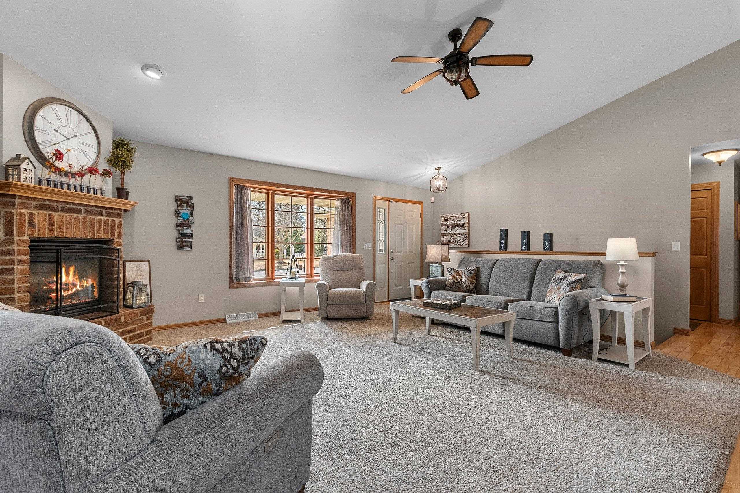 801 South Pinecrest Road Green Bay, WI 54313 - Photo 8 of 64