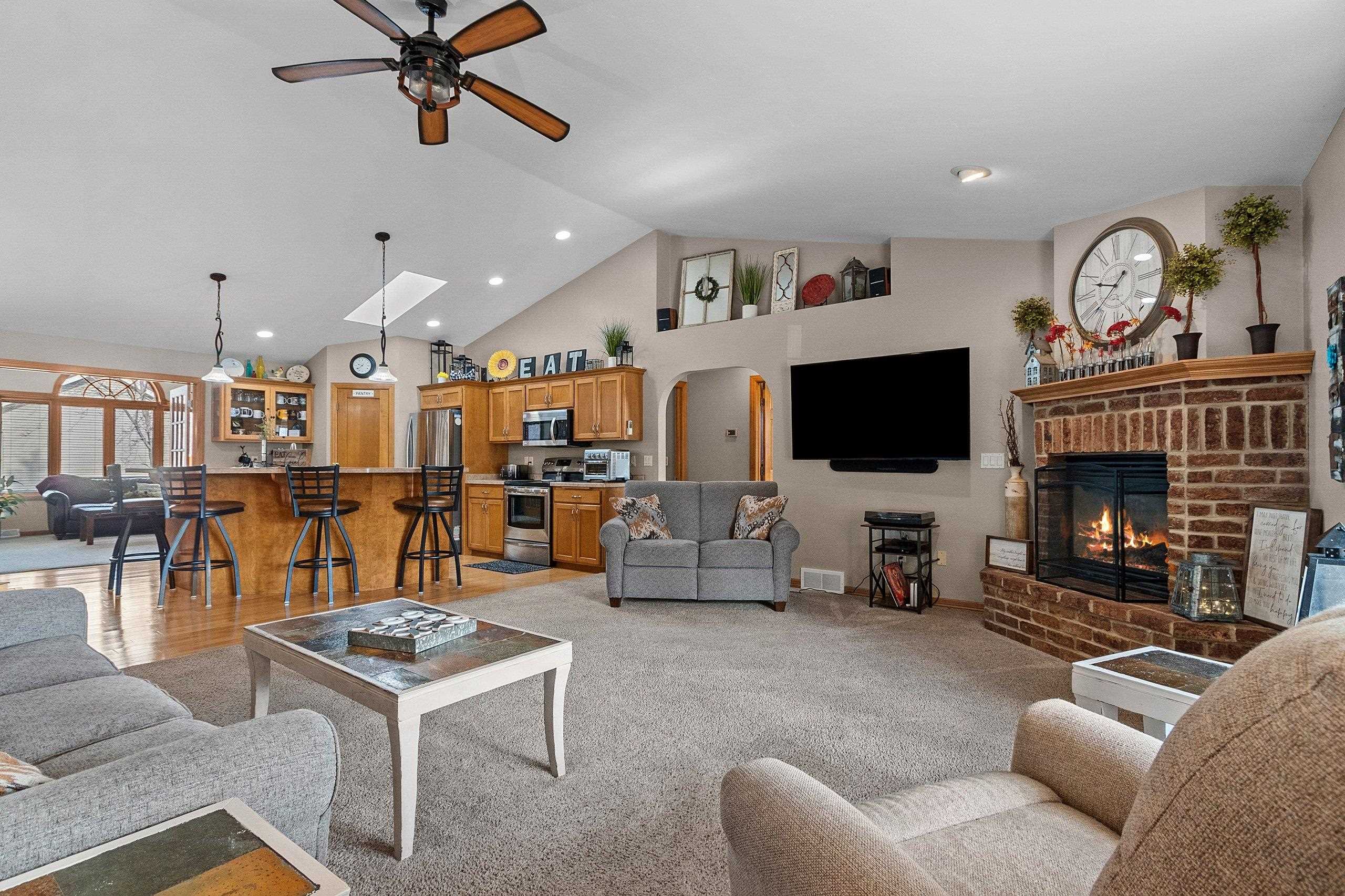 801 South Pinecrest Road Green Bay, WI 54313 - Photo 9 of 64