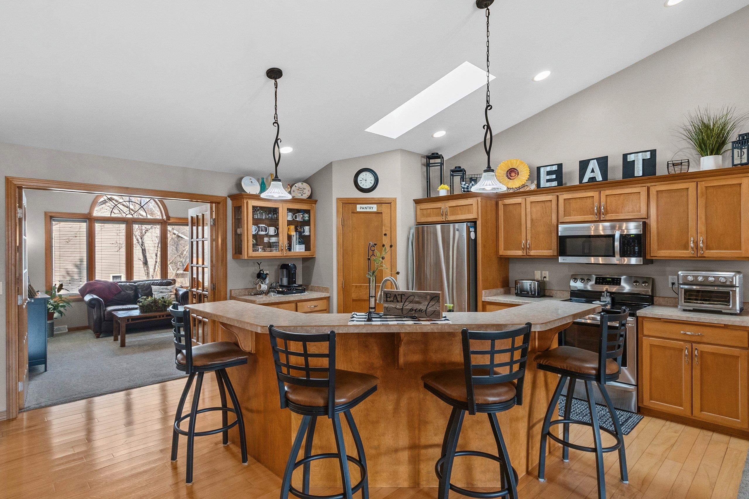 801 South Pinecrest Road Green Bay, WI 54313 - Photo 10 of 64