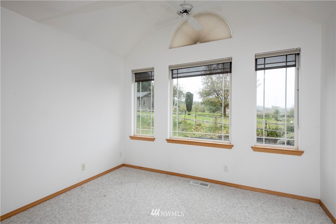 6008 Maxwelton Road Clinton, WA 98236 - Photo 19 of 39