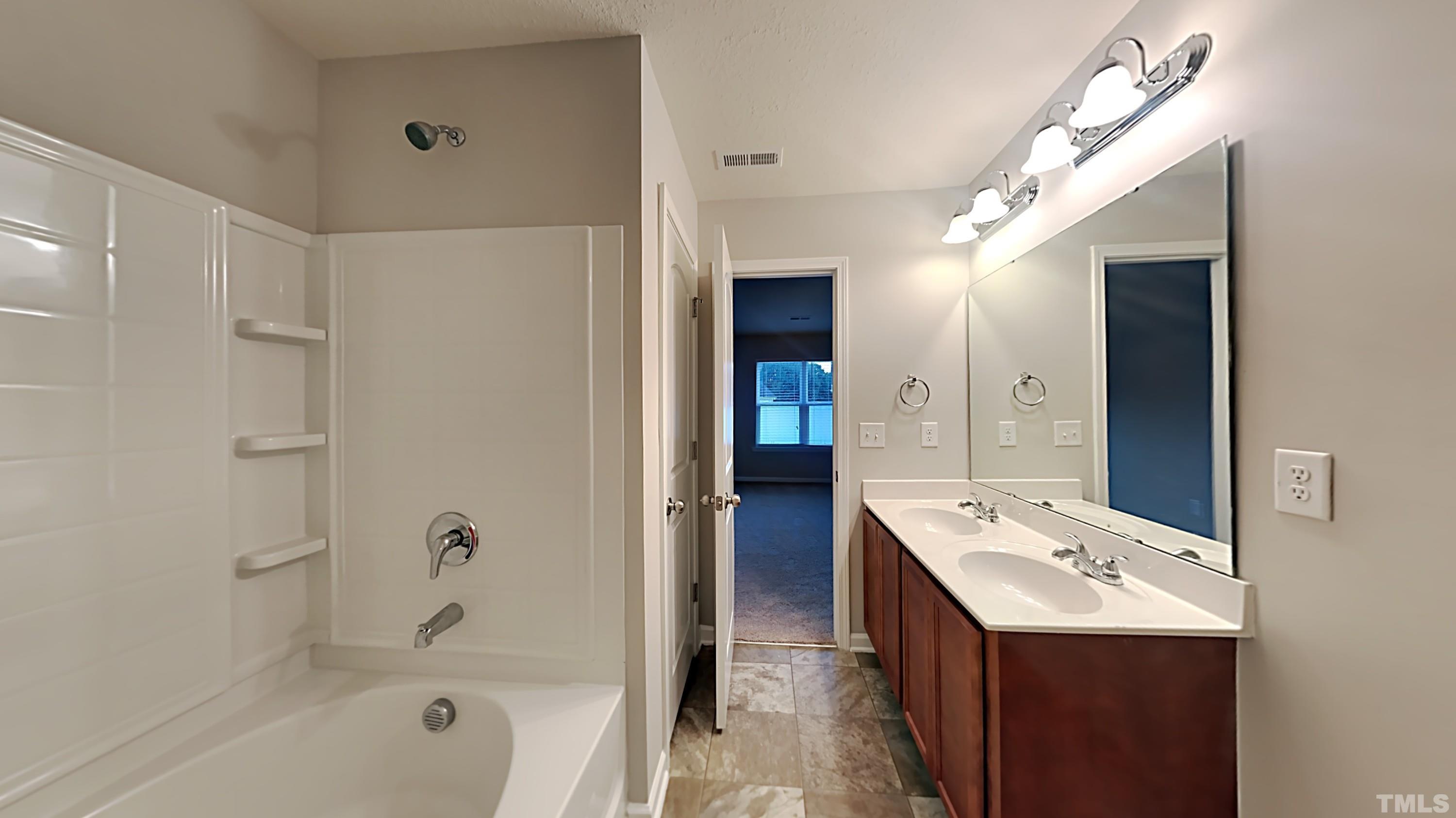 1613 Friendly Road Dunn, NC 28334 - Photo 7 of 12 Gallery Image 7