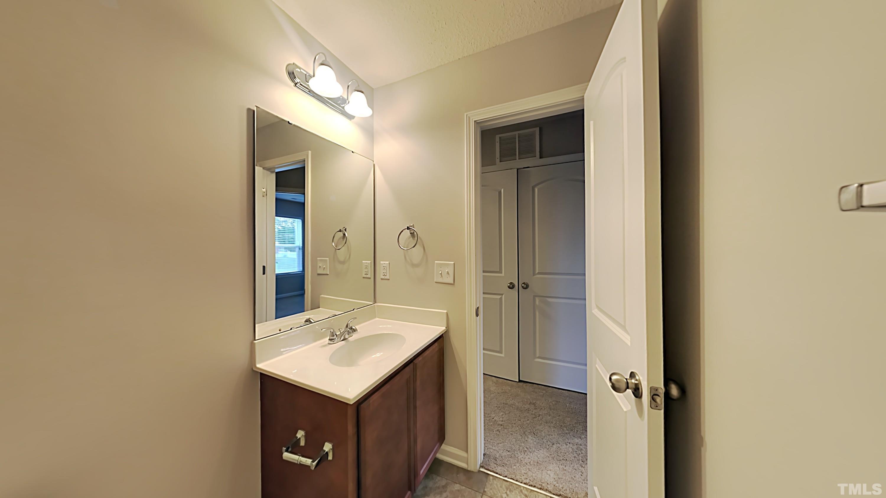 1613 Friendly Road Dunn, NC 28334 - Photo 10 of 12 Gallery Image 10