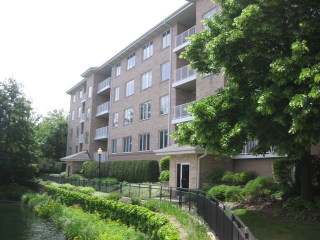 1705 Pavilion Way, Unit 303 Park Ridge, IL 60068 - Photo 1 of 22