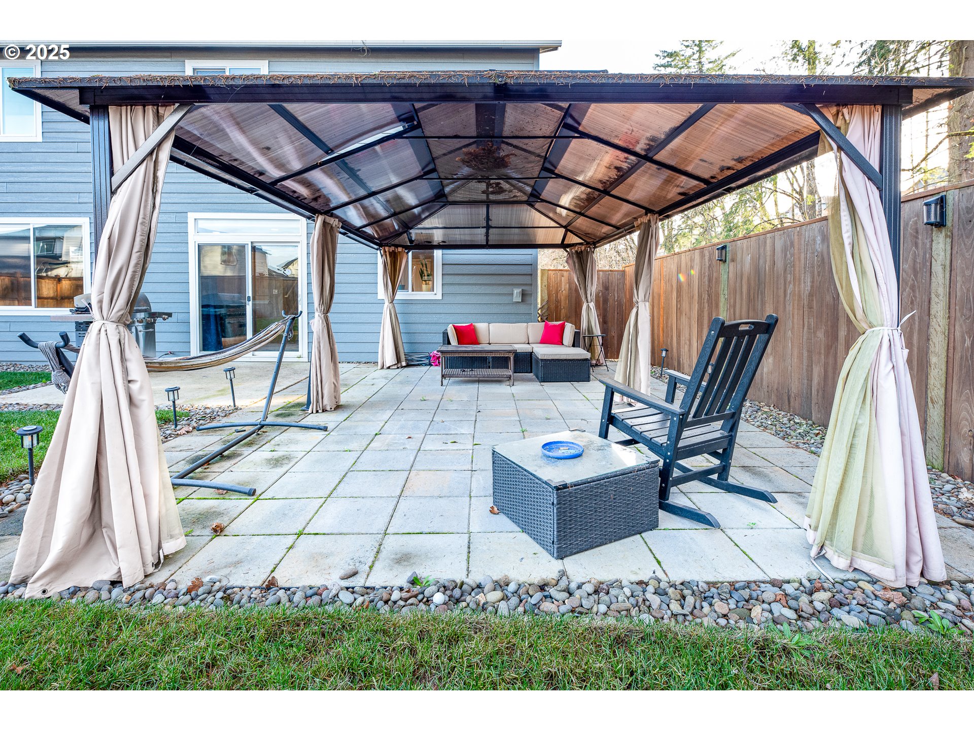 792 South 52nd Place Springfield, OR 97478 - Photo 40 of 45 a building outdoor space with patio furniture and garden view