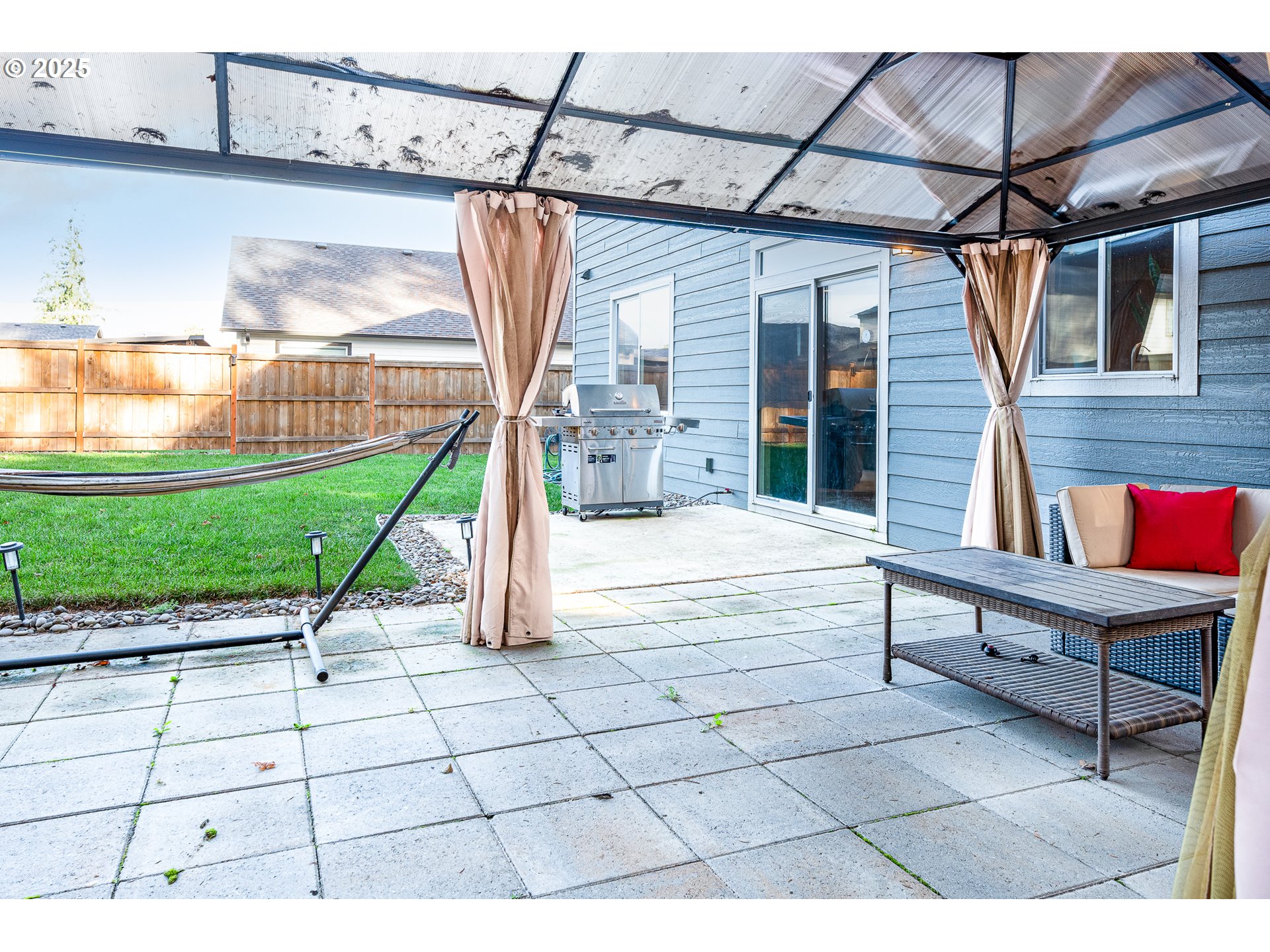 792 South 52nd Place Springfield, OR 97478 - Photo 41 of 45 a building outdoor space with seating