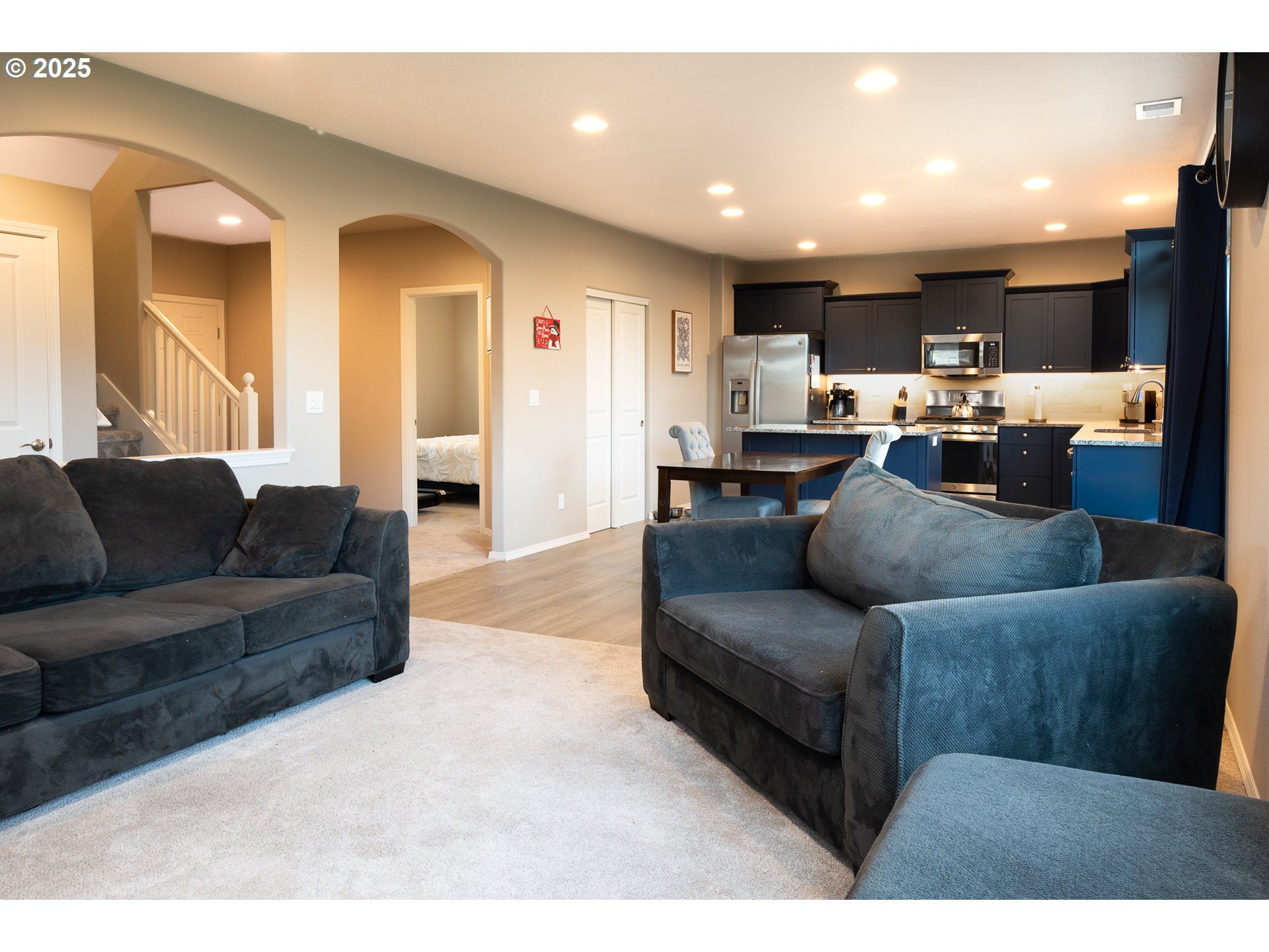 792 South 52nd Place Springfield, OR 97478 - Photo 6 of 45 a living room with furniture and kitchen view