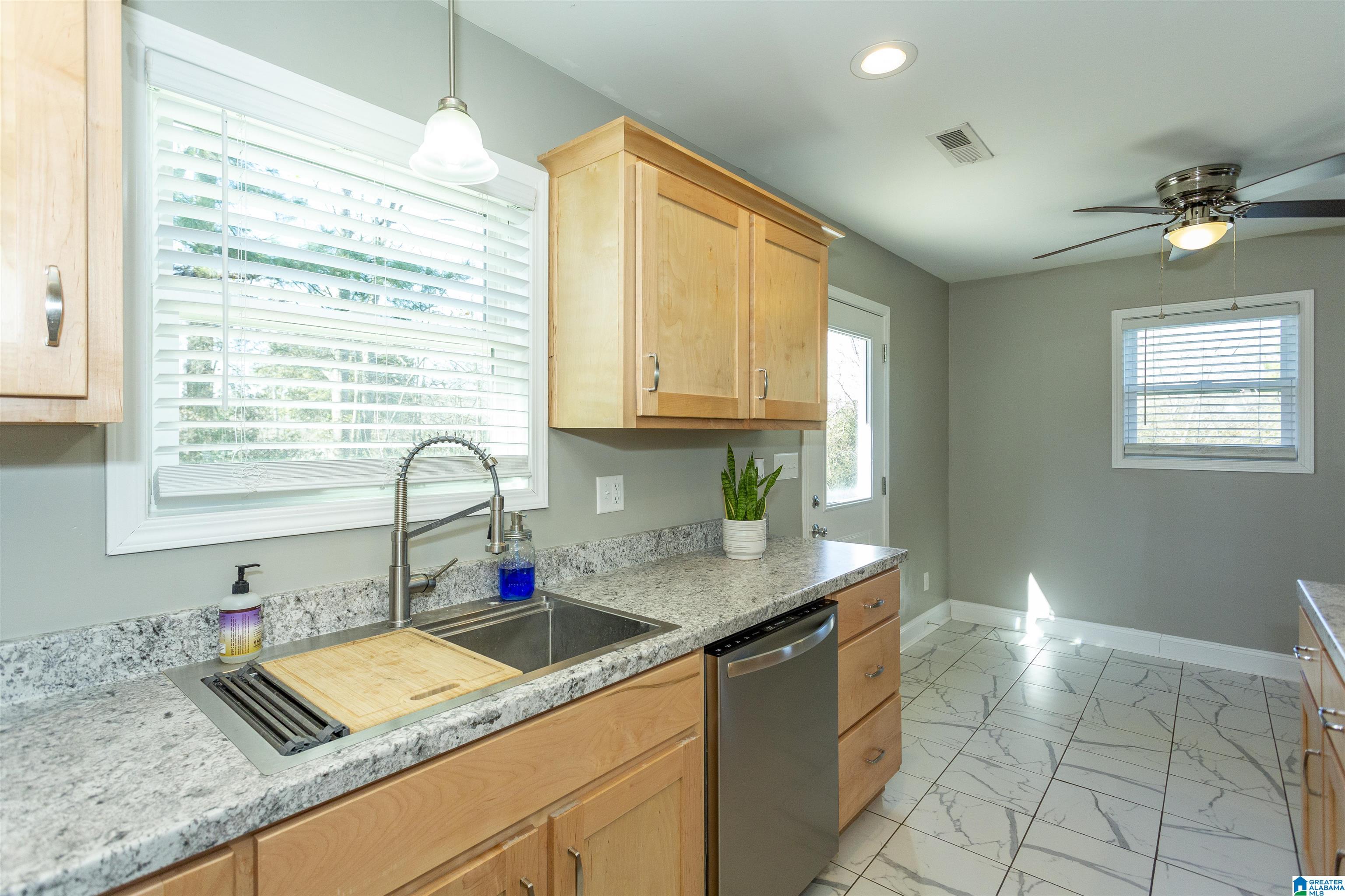 337 Central Avenue Oneonta, AL 35121 - Photo 39 of 46