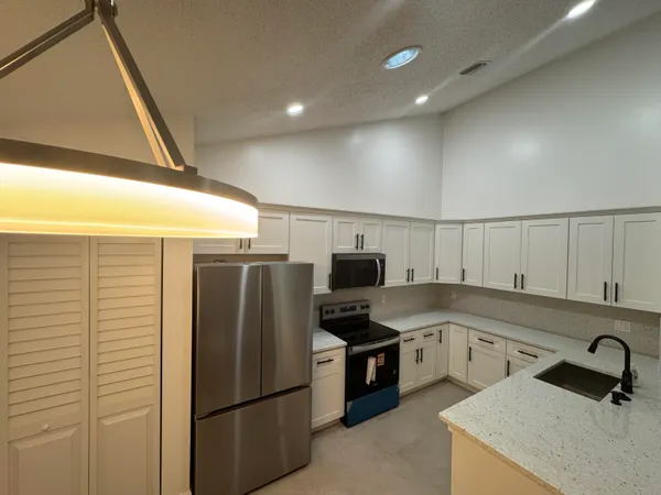 $3,500 | 1148 Summit Trail Circle, Unit D, West Palm Beach, FL 33415