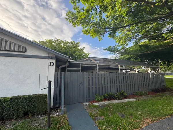 $3,500 | 1148 Summit Trail Circle, Unit D, West Palm Beach, FL 33415