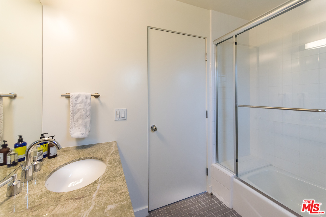 1228 21st Street, Unit D Santa Monica, CA 90404 - Photo 19 of 24