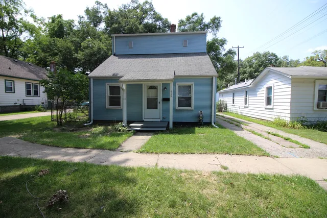 $120,000 | 4120 1st Street, Wayne, MI 48184