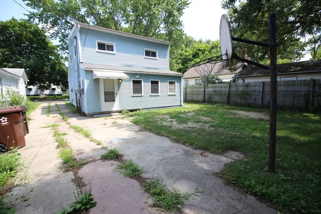 $120,000 | 4120 1st Street, Wayne, MI 48184