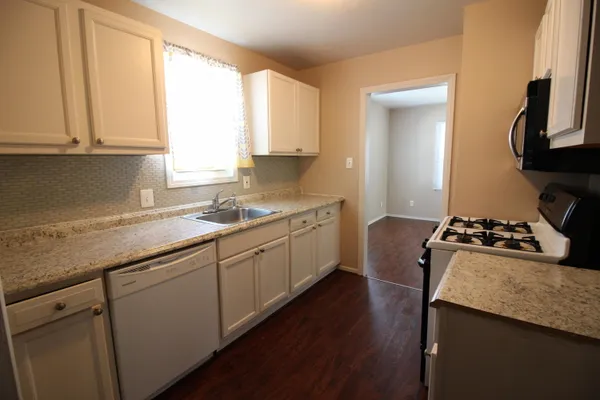 $120,000 | 4120 1st Street, Wayne, MI 48184