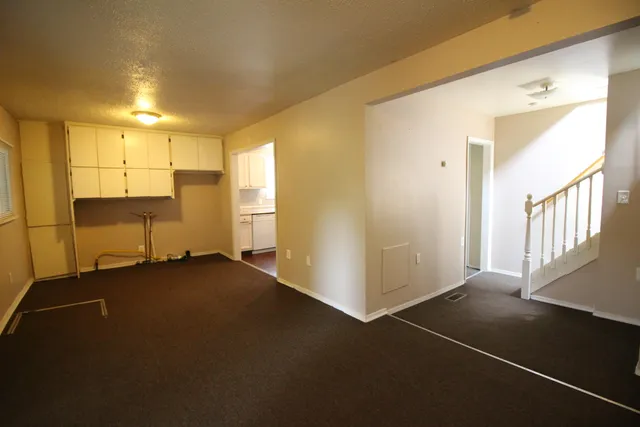 $120,000 | 4120 1st Street, Wayne, MI 48184