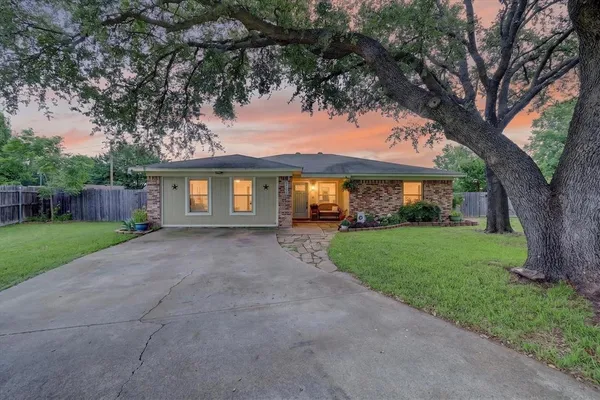 $280,000 | 1145 Timberline Drive, Benbrook, TX 76126