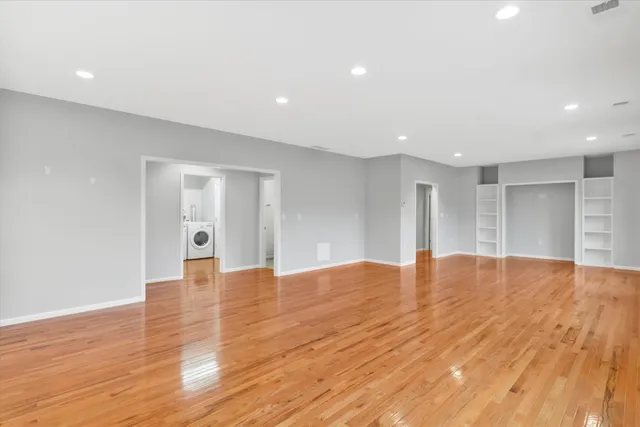 $4,100 | 1697 North Marshall Street, Milwaukee, WI 53202