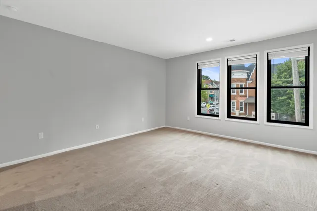 $4,100 | 1697 North Marshall Street, Milwaukee, WI 53202