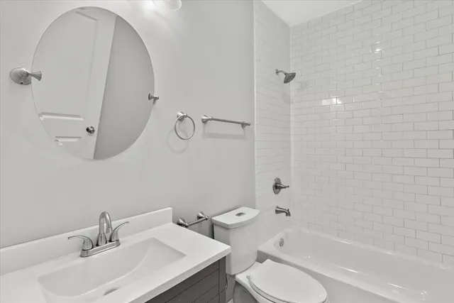 $4,100 | 1697 North Marshall Street, Milwaukee, WI 53202