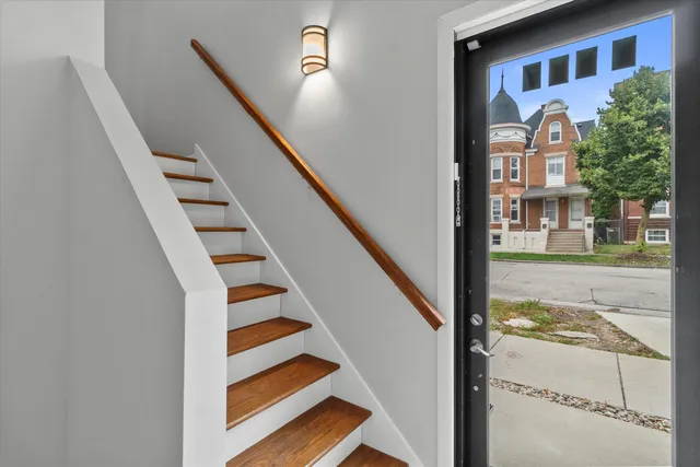 $4,100 | 1697 North Marshall Street, Milwaukee, WI 53202