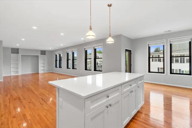 $4,100 | 1697 North Marshall Street, Milwaukee, WI 53202