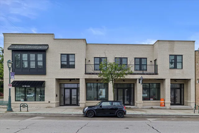 $4,100 | 1697 North Marshall Street, Milwaukee, WI 53202