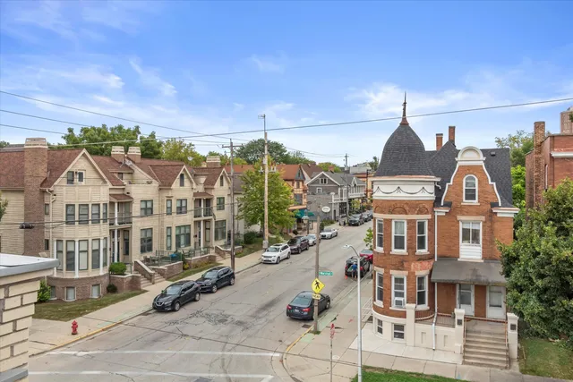 $4,100 | 1697 North Marshall Street, Milwaukee, WI 53202