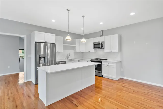 $4,100 | 1697 North Marshall Street, Milwaukee, WI 53202