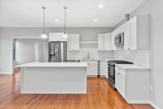 $4,100 | 1697 North Marshall Street, Milwaukee, WI 53202