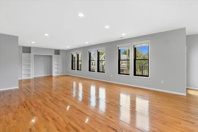 $4,100 | 1697 North Marshall Street, Milwaukee, WI 53202