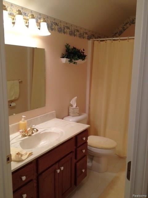 3726 West Allen Road Howell, MI 48855 - Photo 20 of 21 2nd Floor Bath