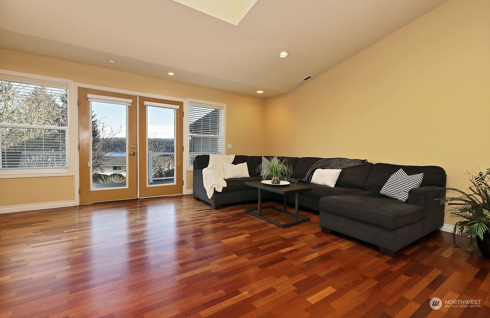 4914 Haines Road Freeland, WA 98249 - Photo 10 of 37 Gallery Image 10