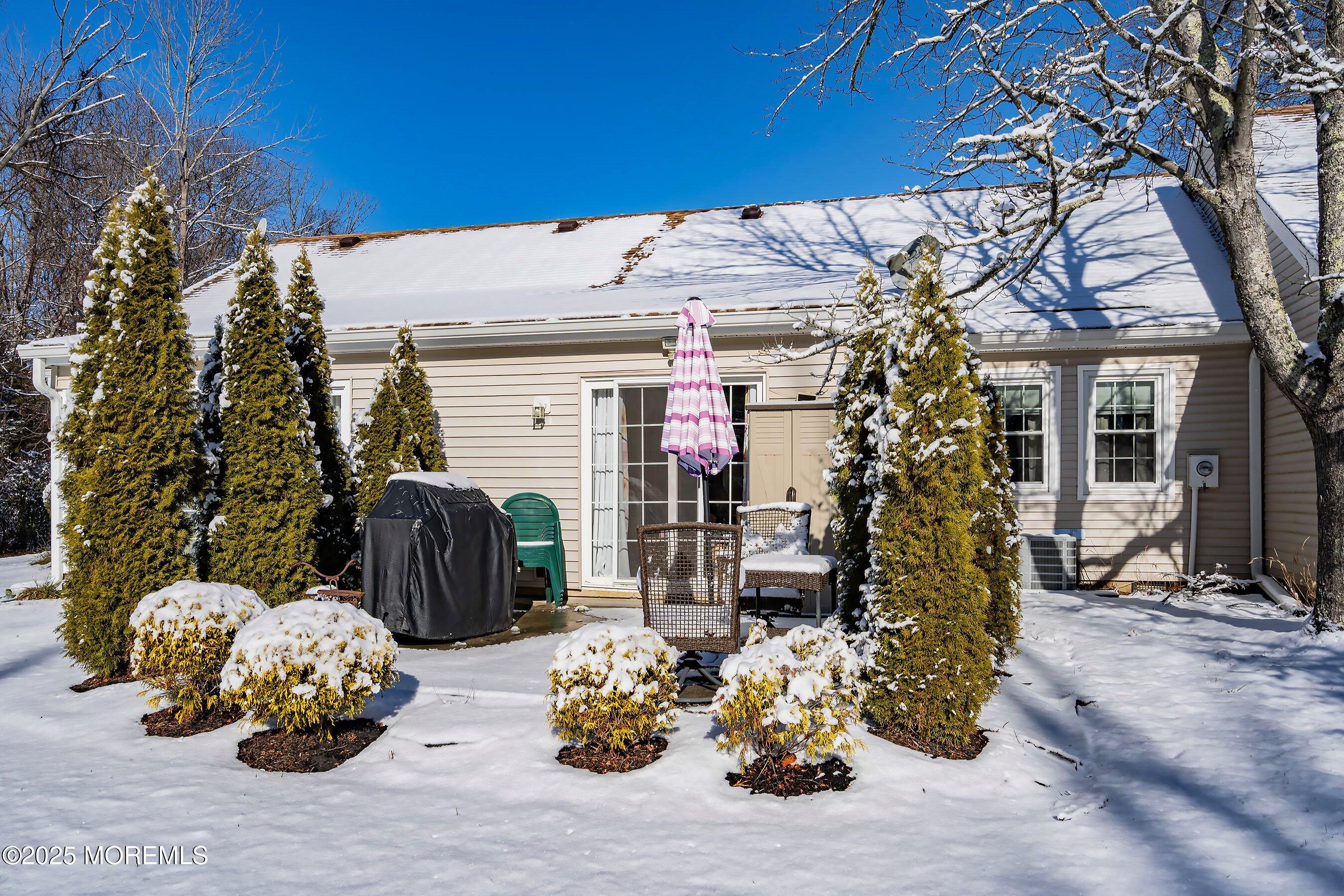 106 Ragley Hall Road, Unit 1000 Freehold, NJ 07728 - Photo 20 of 31 Patio